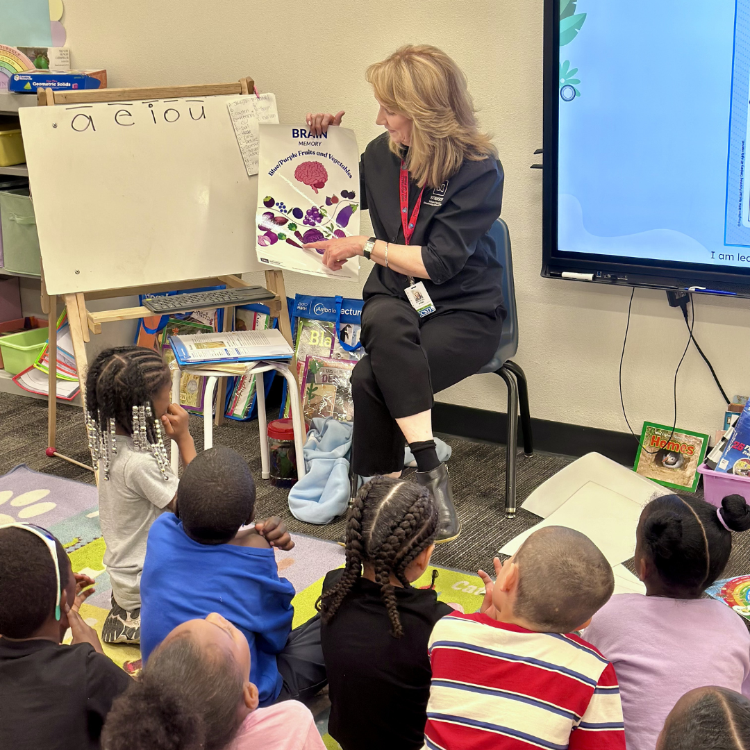 Ms. Momii teaches the health benefits of eating purple colors